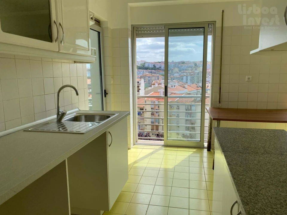 Apartamento T6 para Venda em Agualva e Mira-Sintra Foto 6