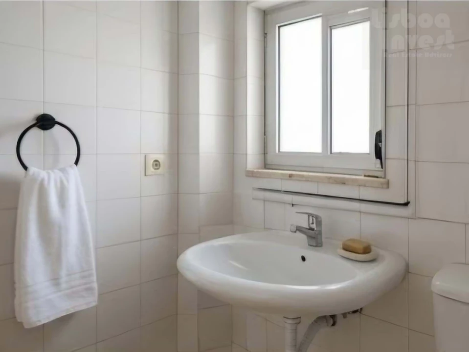 Apartamento T6 para Venda em Agualva e Mira-Sintra Foto 8