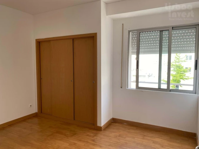 Apartamento T6 para Venda em Agualva e Mira-Sintra Foto 13