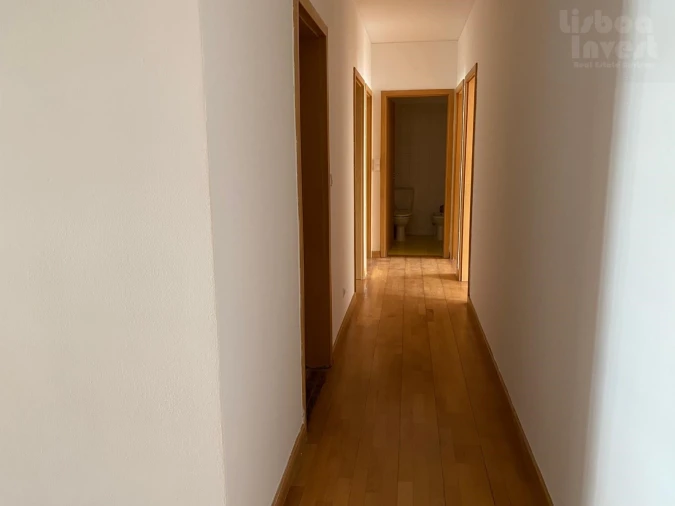 Apartamento T6 para Venda em Agualva e Mira-Sintra Foto 21