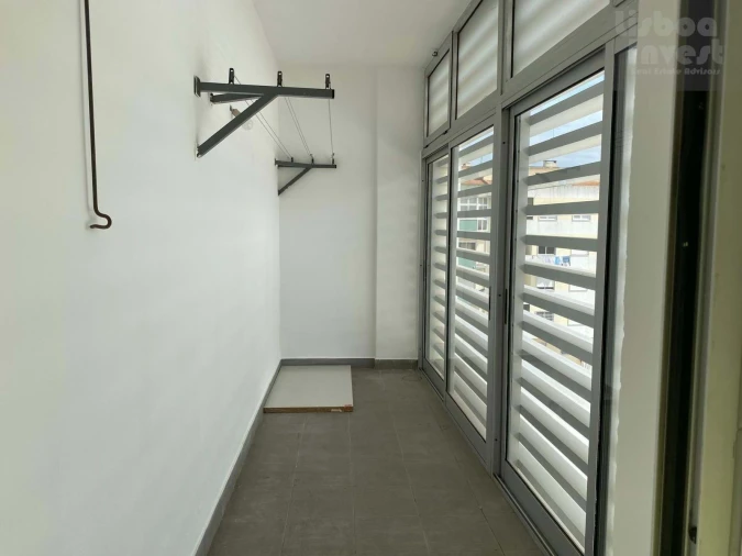 Apartamento T6 para Venda em Agualva e Mira-Sintra Foto 3