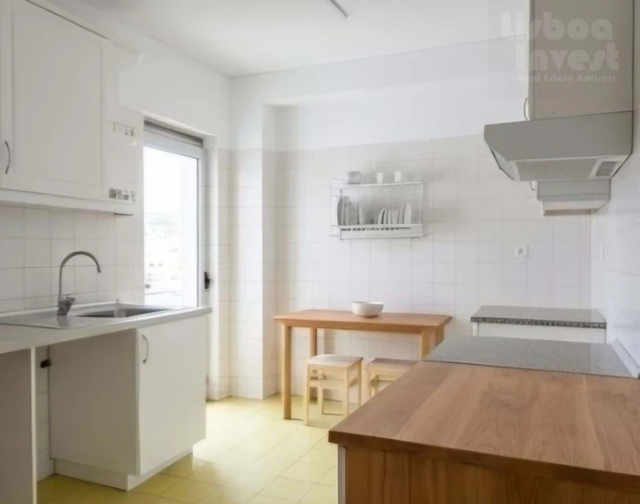 Apartamento T6 para Venda em Agualva e Mira-Sintra Foto 4