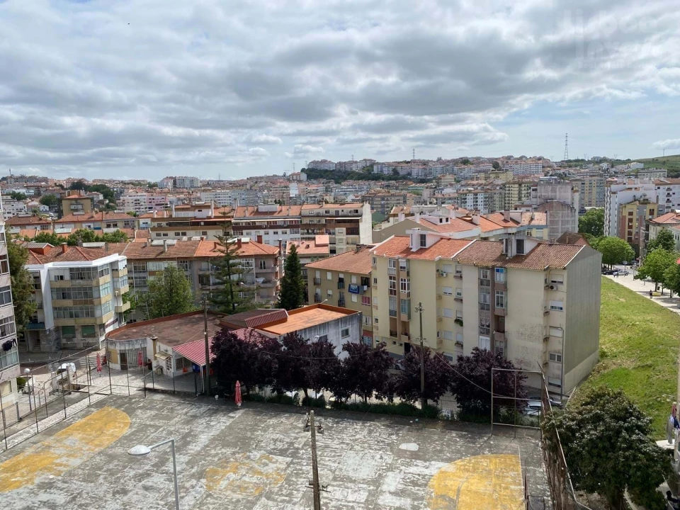 Apartamento T6 para Venda em Agualva e Mira-Sintra Foto 25