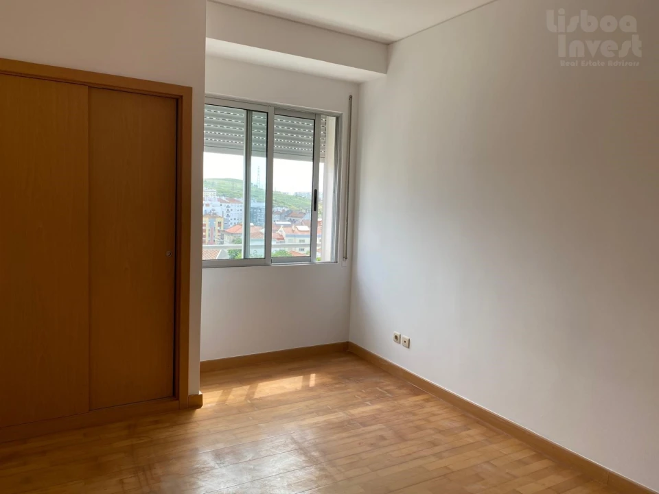 Apartamento T6 para Venda em Agualva e Mira-Sintra Foto 19