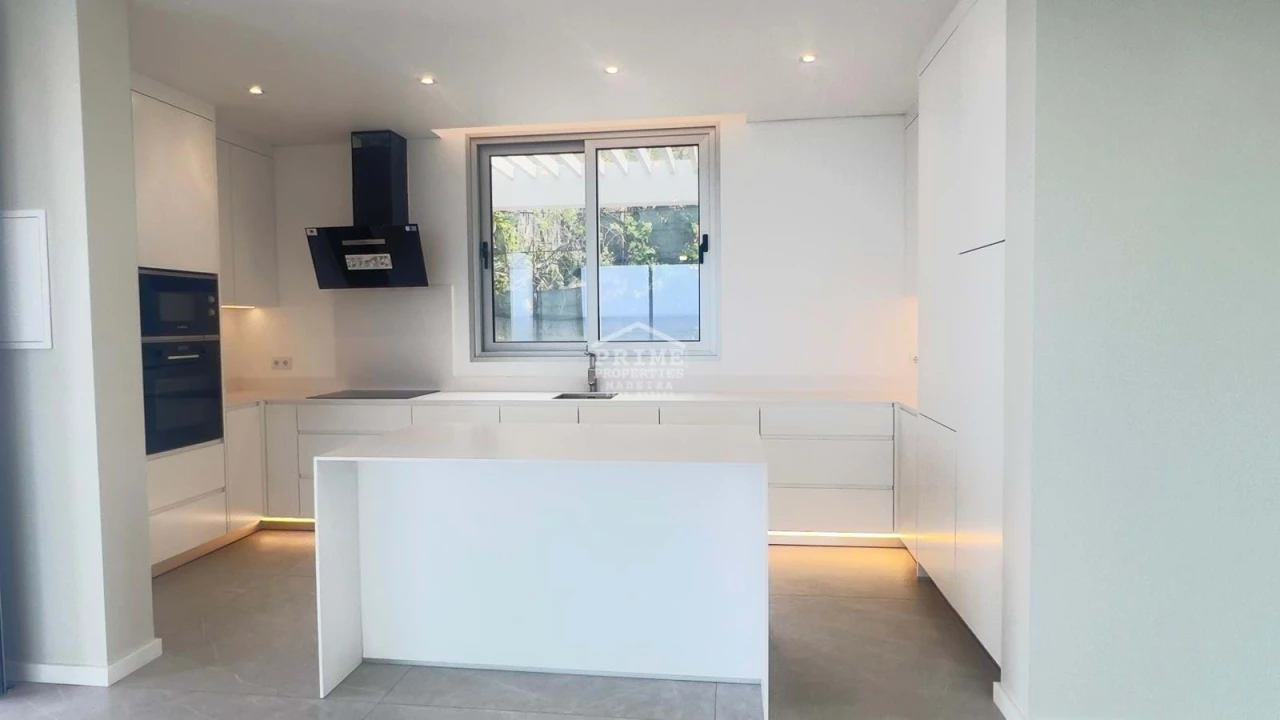 Moradia T3 para Venda em Paul do Mar Foto 8