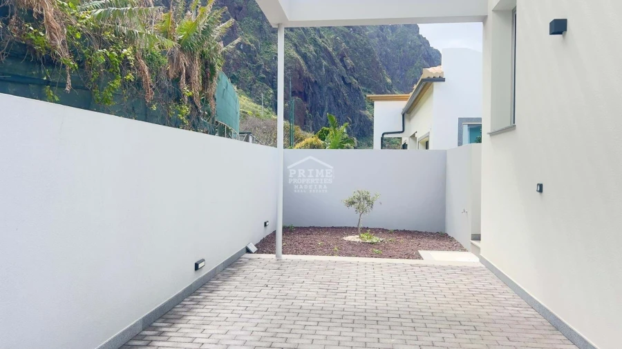 Moradia T3 para Venda em Paul do Mar Foto 10