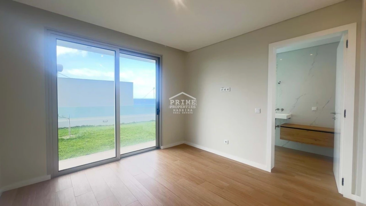 Moradia T3 para Venda em Paul do Mar Foto 18