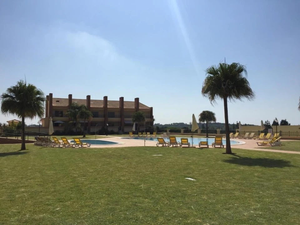 Moradia T4 para Venda em Quarteira Foto 3