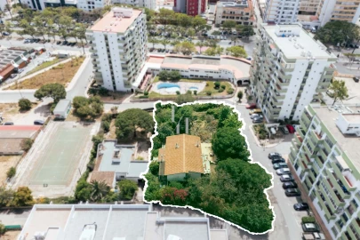 Terreno para Venda em Quarteira