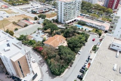 Terreno para Venda em Quarteira