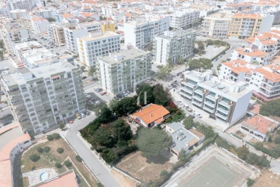 Terreno para Venda em Quarteira