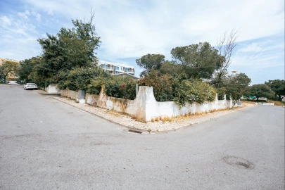 Terreno para Venda em Quarteira