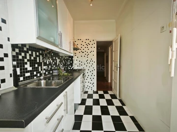 Apartamento T1 para Venda em Campo de Ourique