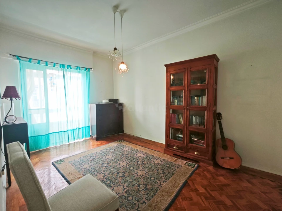 Apartamento T1 para Venda em Campo de Ourique Foto 1
