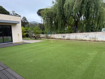 Moradia T2 para Venda em Maxial e Monte Redondo