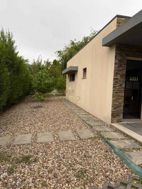 Moradia T2 para Venda em Maxial e Monte Redondo