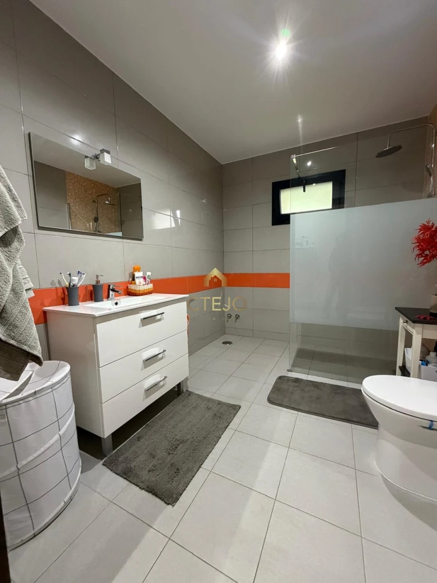 Moradia T2 para Venda em Maxial e Monte Redondo Foto 15