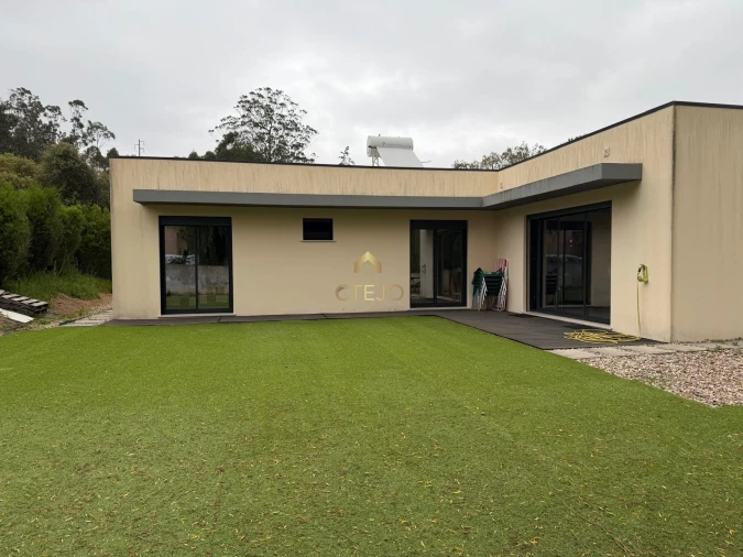 Moradia T2 para Venda em Maxial e Monte Redondo Foto 24