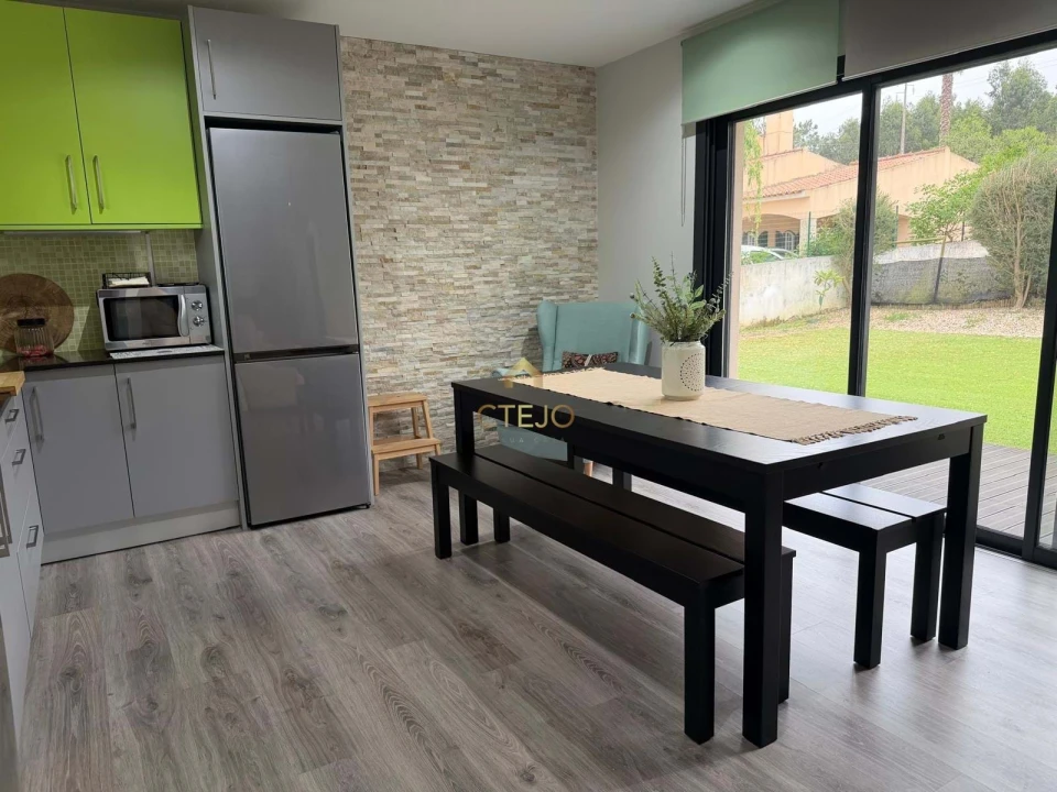 Moradia T2 para Venda em Maxial e Monte Redondo Foto 2