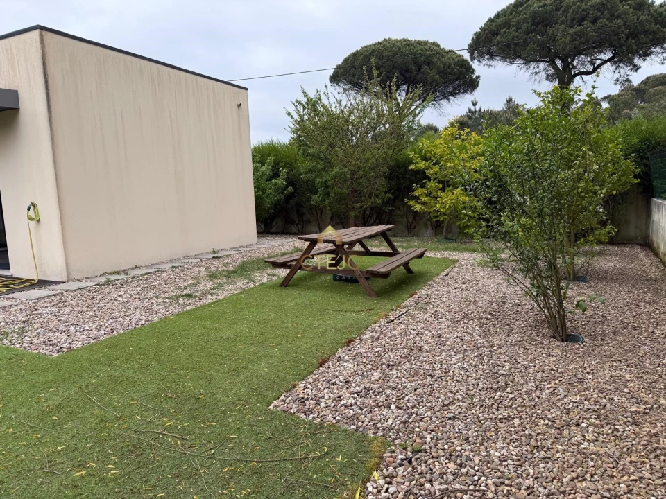 Moradia T2 para Venda em Maxial e Monte Redondo Foto 25