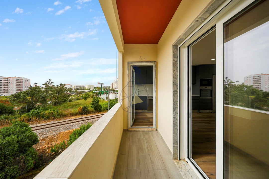 Apartamento T2 para Venda em Portimão Foto 12