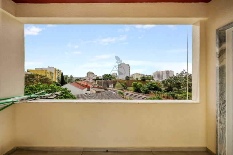 Apartamento T2 para Venda em Portimão Foto 8