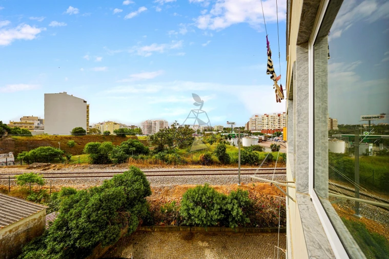 Apartamento T2 para Venda em Portimão Foto 11