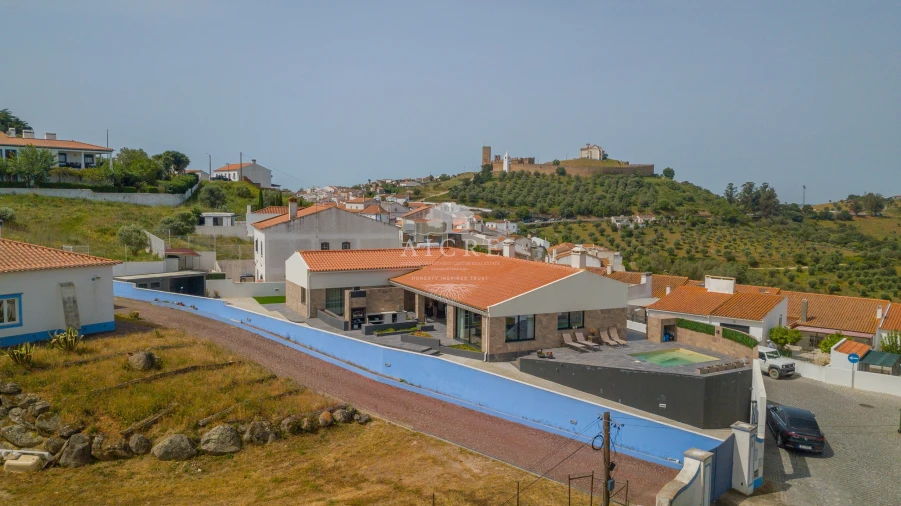 Moradia T3 para Venda em Arraiolos Foto 5