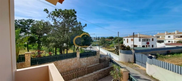 Moradia T3 para Venda em Albufeira e Olhos de Água