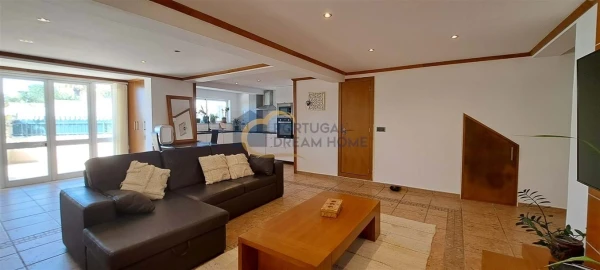 Moradia T3 para Venda em Albufeira e Olhos de Água