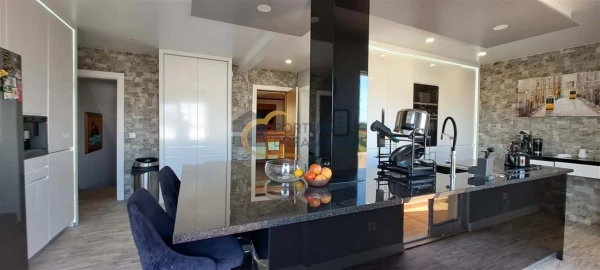 Moradia T3 para Venda em Albufeira e Olhos de Água