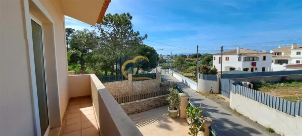 Moradia T3 para Venda em Albufeira e Olhos de Água