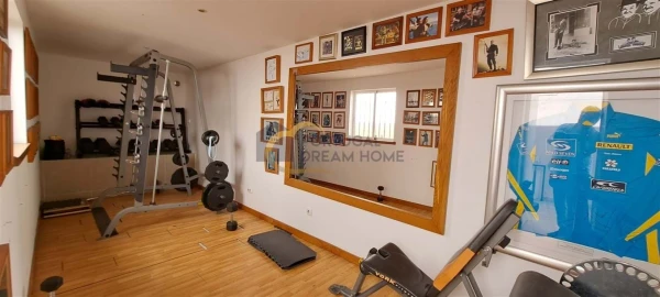 Moradia T3 para Venda em Albufeira e Olhos de Água