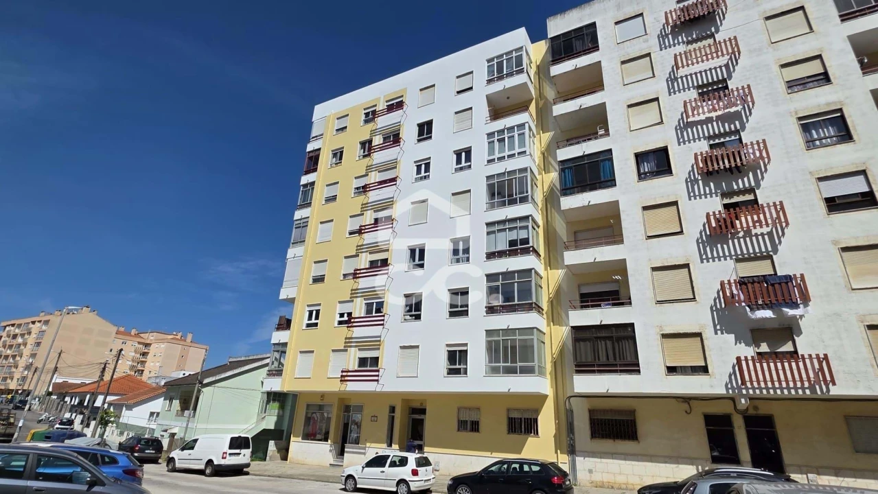 Apartamento T3 para Venda em Agualva e Mira-Sintra Foto 1