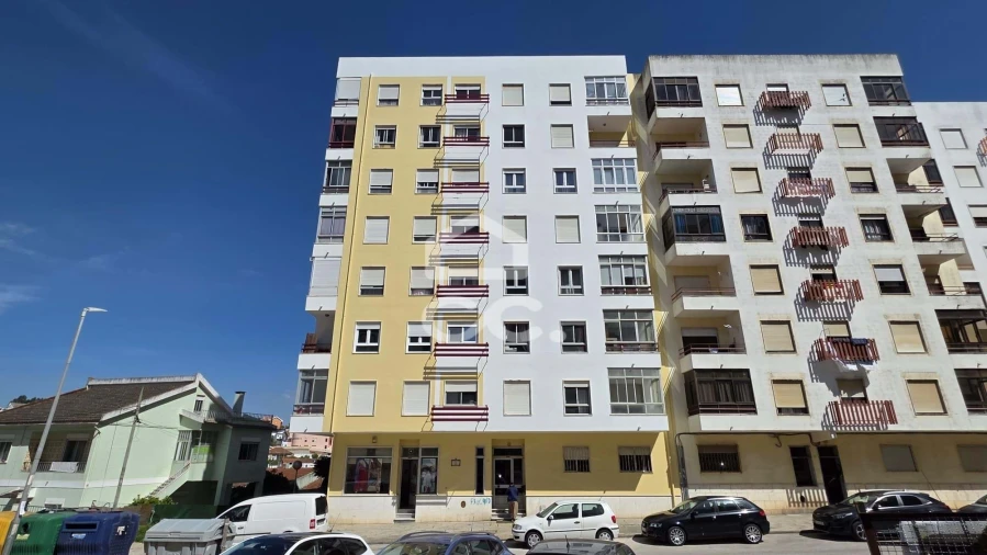 Apartamento T3 para Venda em Agualva e Mira-Sintra Foto 2