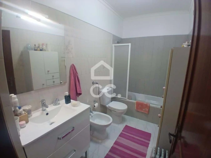 Apartamento T3 para Venda em Agualva e Mira-Sintra Foto 16