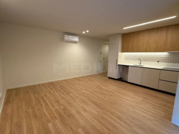 Apartamento T2 para Venda em Vila Nova de Famalicão e Calendário