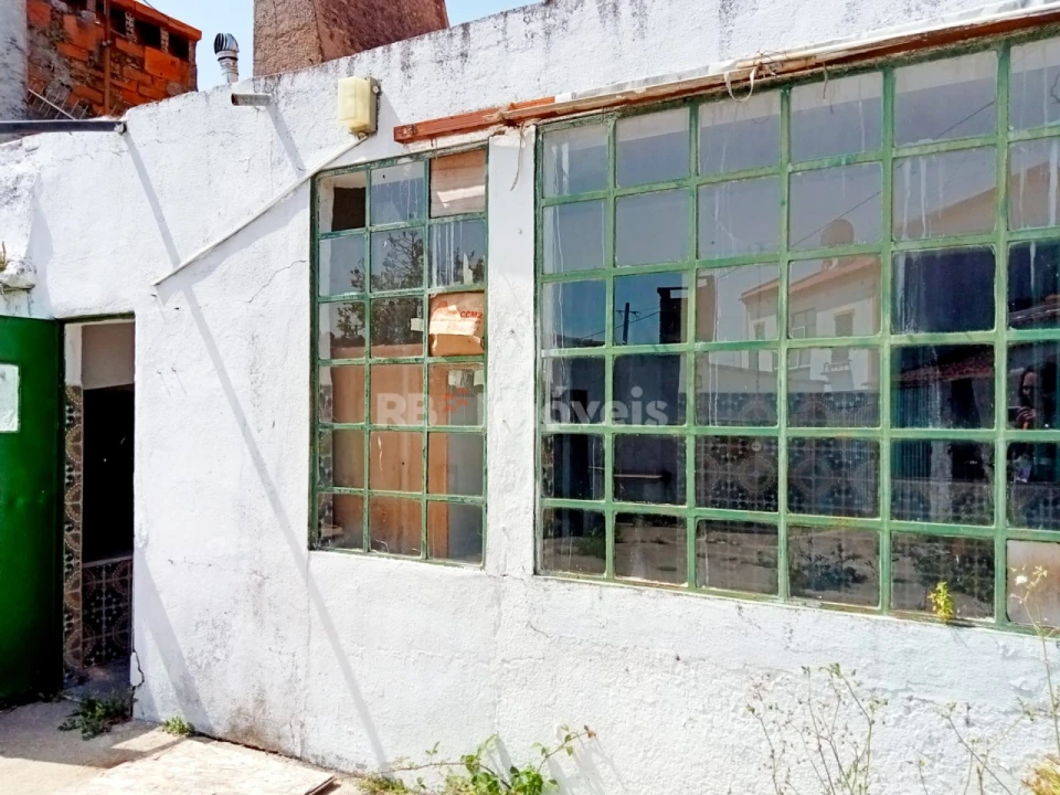 Moradia T3 para Venda em Comenda Foto 6