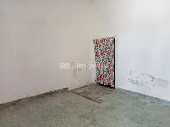 Moradia T3 para Venda em Comenda Foto 3