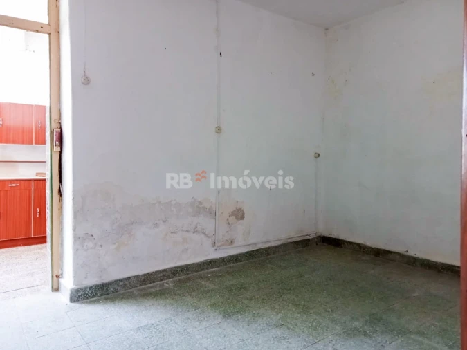 Moradia T3 para Venda em Comenda Foto 10