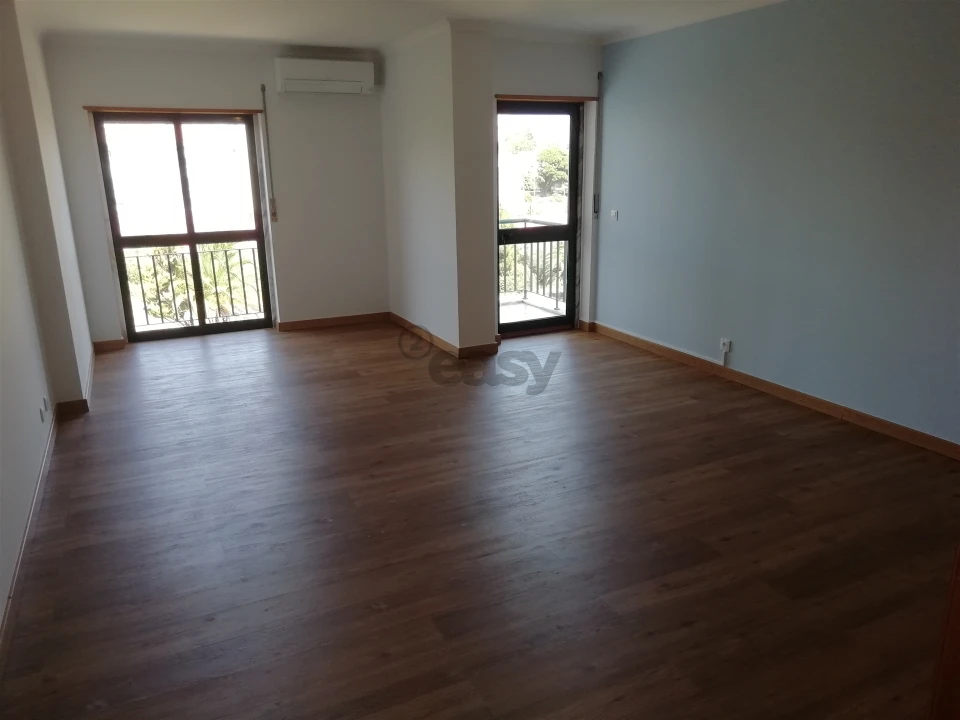 Apartamento T3 para Venda em Massamá e Monte Abraão Foto 19