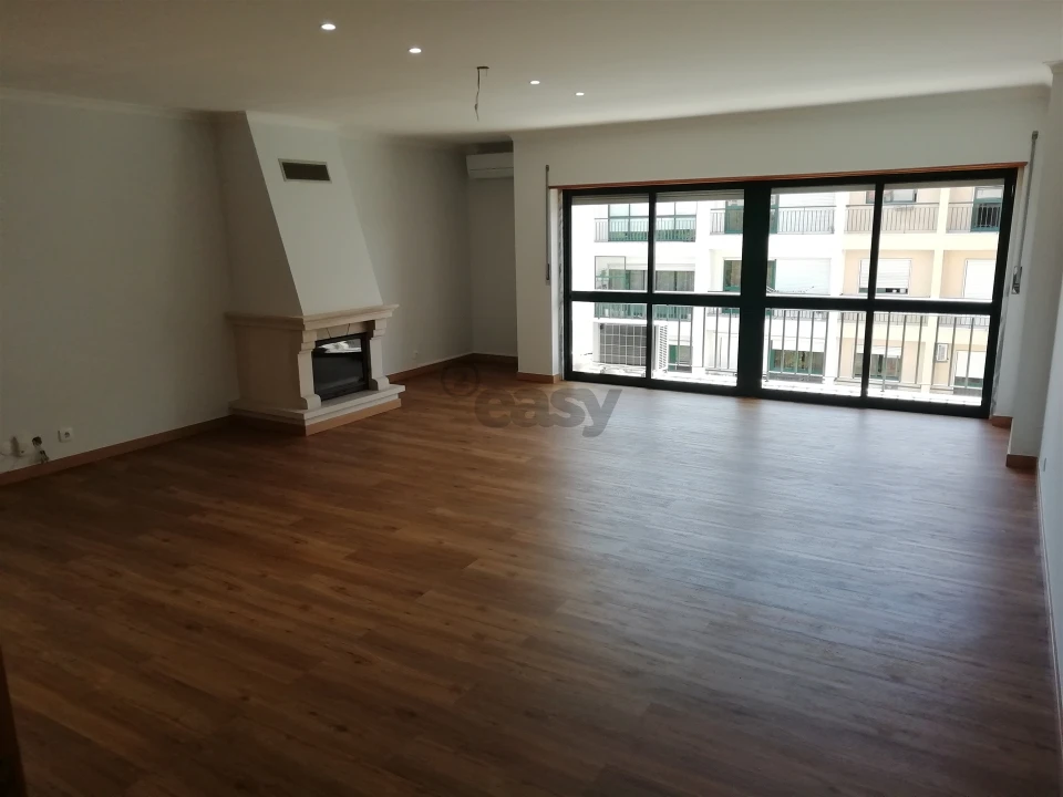 Apartamento T3 para Venda em Massamá e Monte Abraão Foto 2