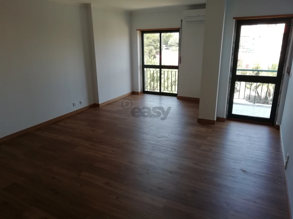 Apartamento T3 para Venda em Massamá e Monte Abraão Foto 20