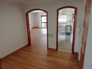 Apartamento T3 para Venda em Massamá e Monte Abraão