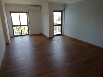 Apartamento T3 para Venda em Massamá e Monte Abraão