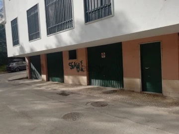 Apartamento T3 para Venda em Massamá e Monte Abraão