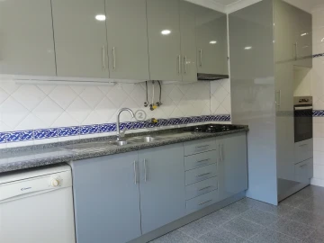 Apartamento T3 para Venda em Massamá e Monte Abraão