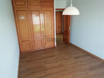 Apartamento T3 para Venda em Massamá e Monte Abraão