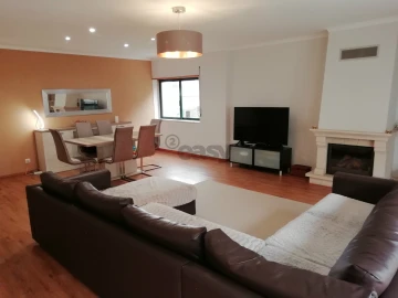 Apartamento T3 para Venda em Massamá e Monte Abraão