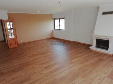 Apartamento T3 para Venda em Massamá e Monte Abraão